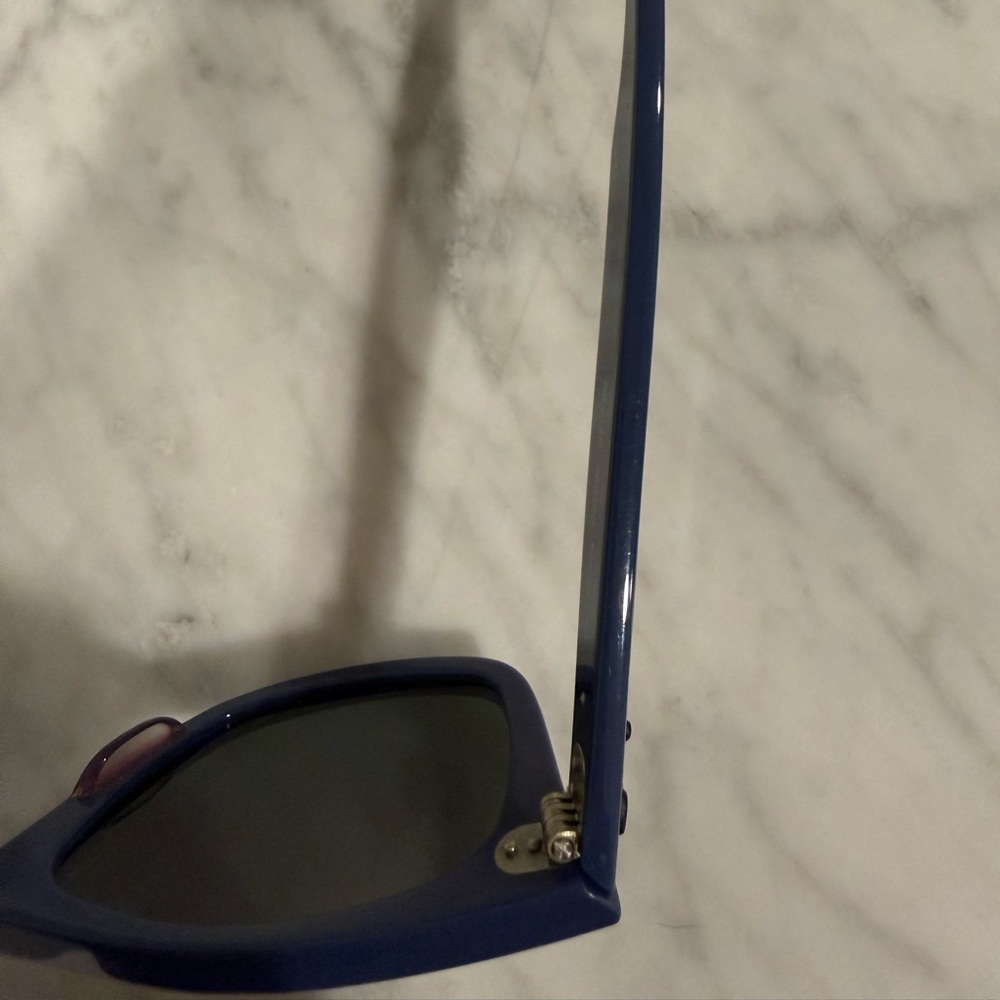 Ray-Ban Navy Wayfarer Sunglasses - Picture 4 of 7
